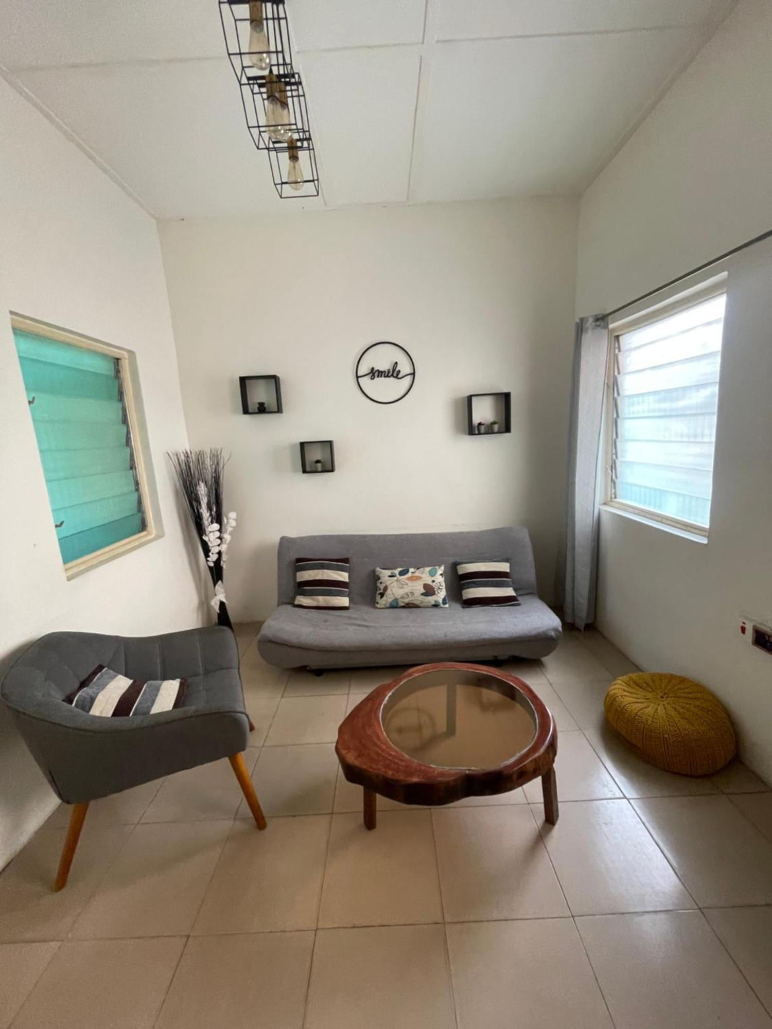 Big & Confortable House In Oxford Street Barnor Apartment อักกรา ภายนอก รูปภาพ